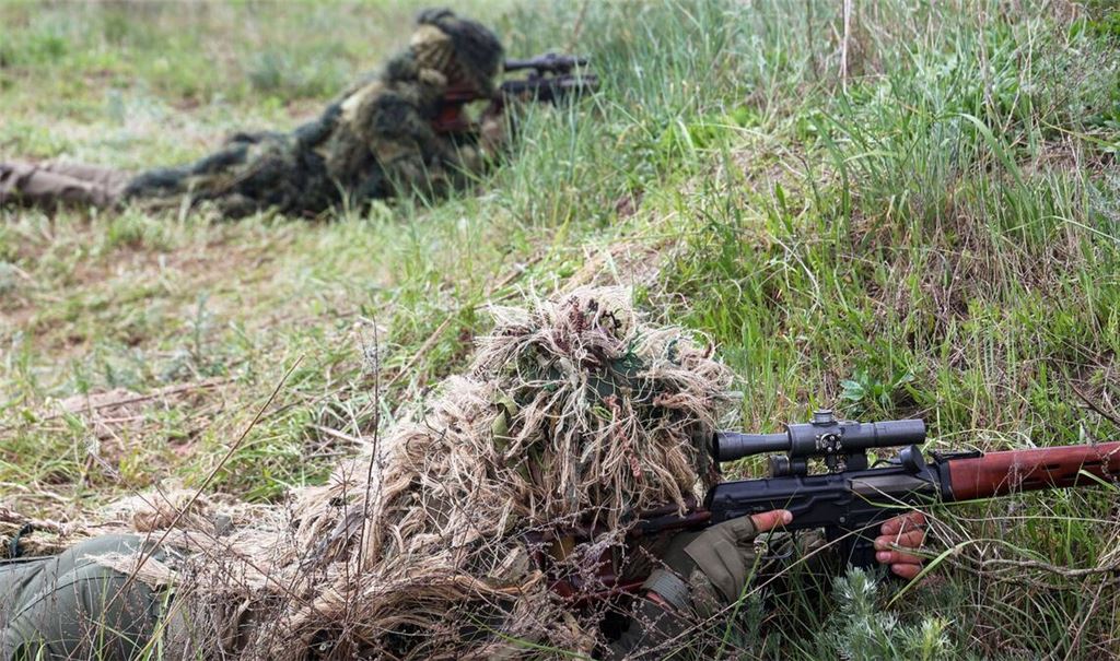 Russland wirft fünf Ausländern vor, für die Ukraine gekämpft zu haben. Sie kommen deswegen vor Gericht. (Symbolbild)