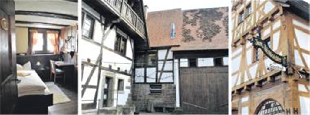 Rustikale Gemütlichkeit in historischem Ambiente: Das über die Region hinaus bekannte Lienzinger Hotel und Restaurant Zum Nachtwächter, das bislang 15 Übernachtungsgäste aufnehmen kann, möchte bis zum Herbst durch den Ausbau der angrenzenden Scheune (Mitte) weitere sieben Gästezimmer schaffen. Fotos: Stahlfeld