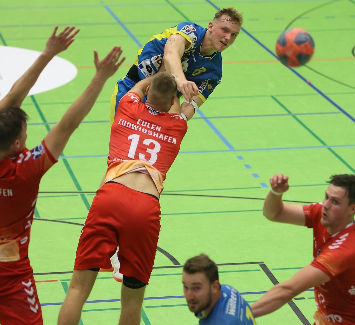 SG-Juwel Nico Schöttle versucht, die Eulen-Defensive zu durchbrechen. Foto: Rubner
