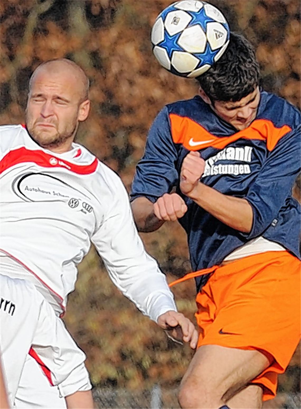SG Ölbronn-Dürrn (weiß) und FV Knittlingen mischen beide im Meisterschaftsrennen mit.
