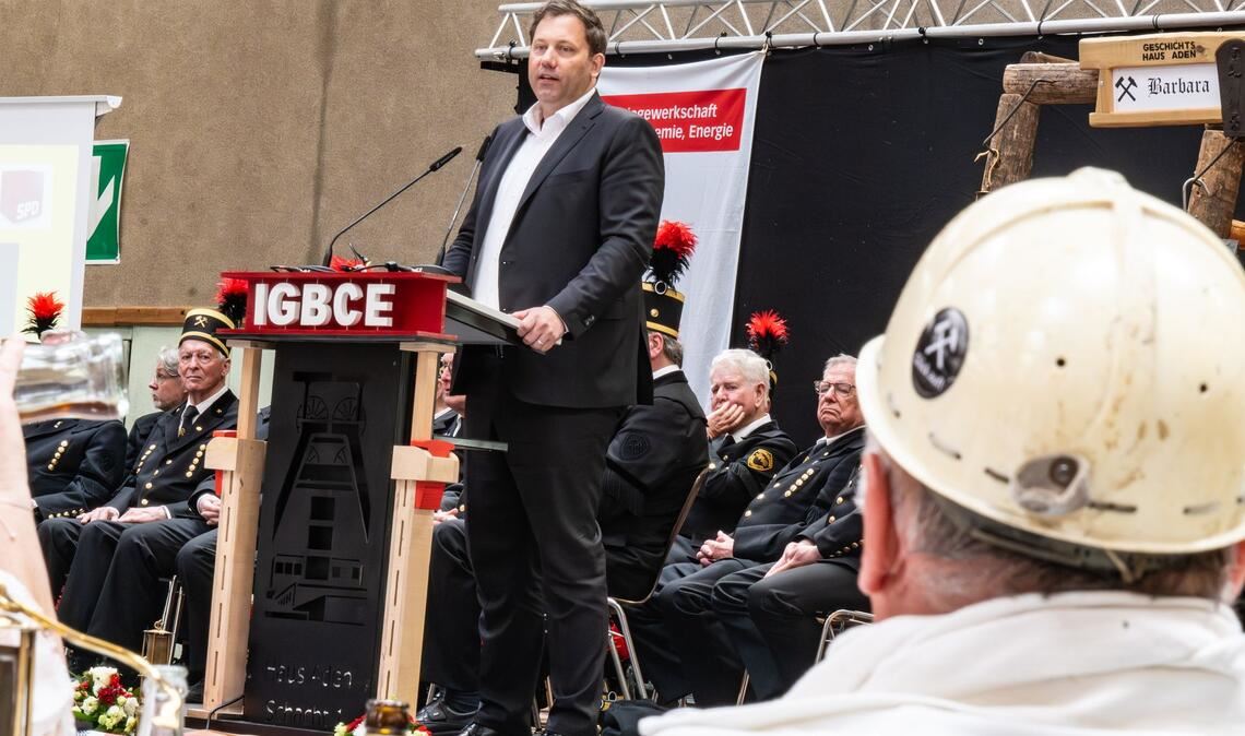 SPD-Chef Klingbeil bei einer Kundgebung im Ruhgebiet.