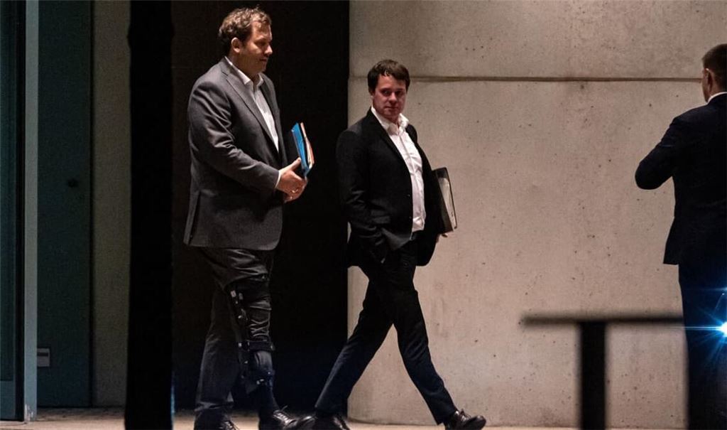SPD-Chef Klingbeil verließ das Kanzleramt um 22.09 Uhr.