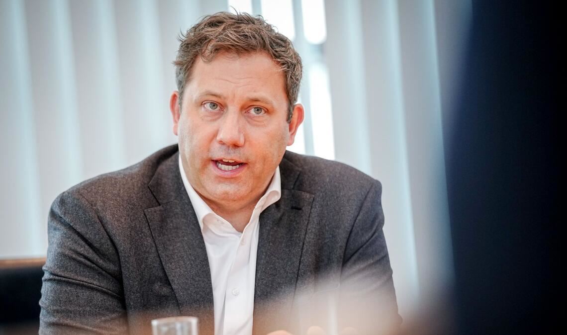 SPD-Chef Lars Klingbeil erwartet weitere Folgen durch den "Scherbenhaufen" im Iran.