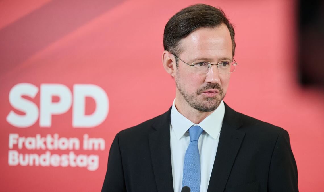 SPD-Fraktionsgeschäftsführer Wiese verweist darauf, dass sich die Koalition auf ein Gesamtrentenpaket verständigt hat. (Archivbild)