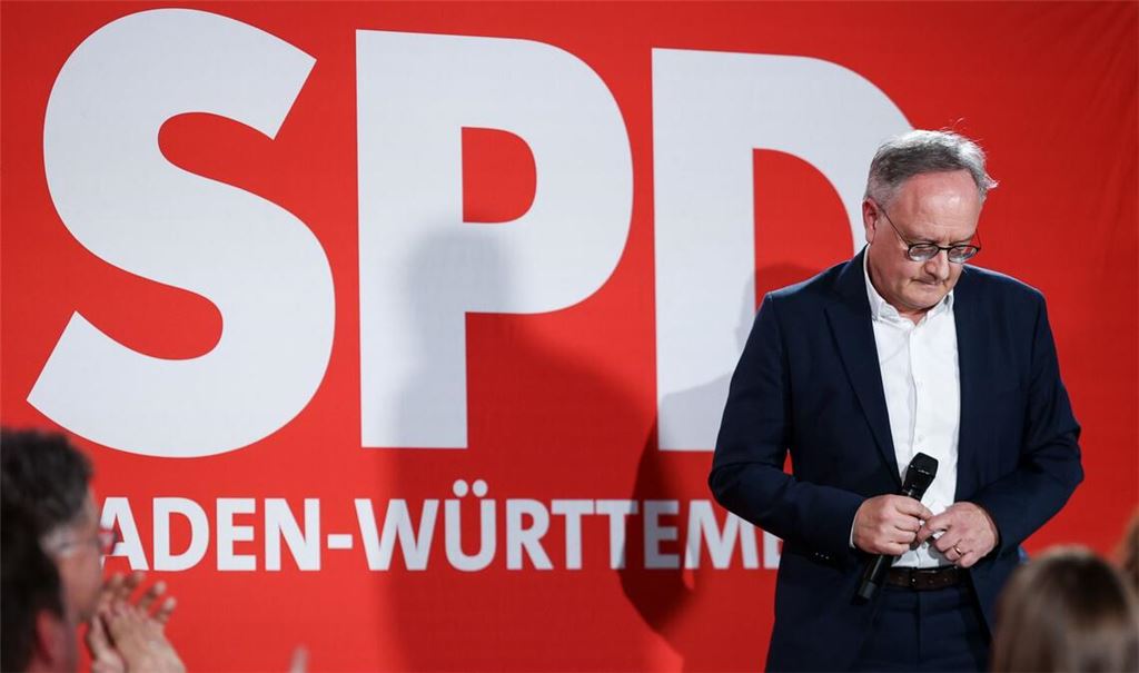 SPD-Landes- und Fraktionschef Stoch tritt vor seine Anhänger.