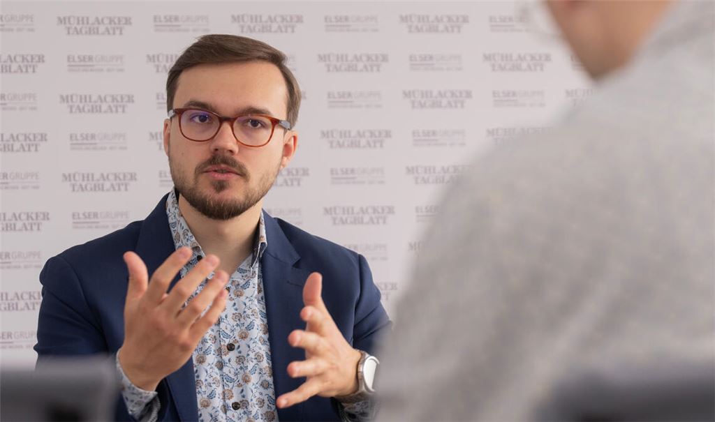 SPD-Landtagskandidat Michael Hofsäß beim Redaktionsgespräch im Verlagshaus des Mühlacker Tagblatt. Foto: Fotomoment