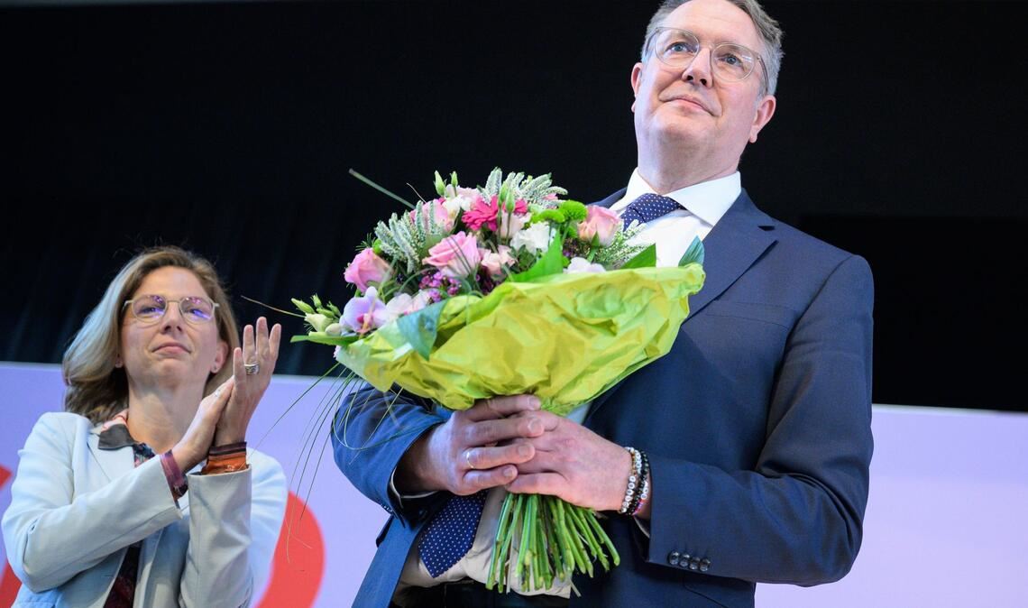 SPD-Parteichefin Bätzing-Lichtenthäler und Verhandlungsführer Alexander Schweitzer haben für den Koalitionsvertrag mit der CDU geworben.