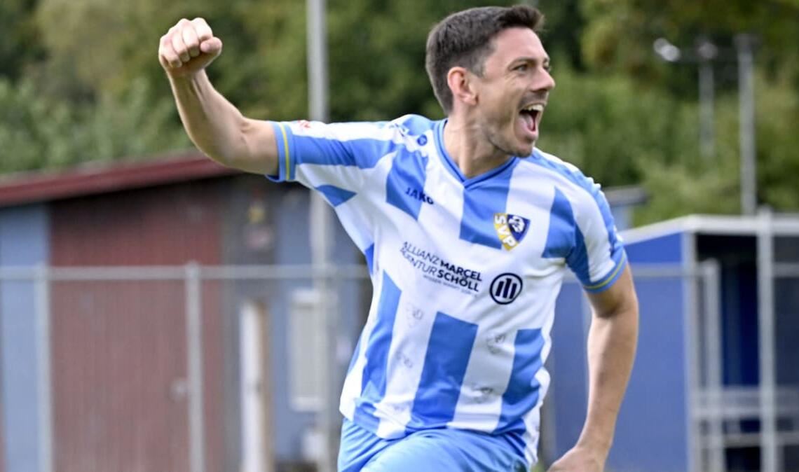 SV Pattonville - TV Aldingen: SV Pattonville - TV Aldingen; Fussball; Bezirksliga E/M;

SVP (Blau-weiÃŸ): Jubel Ã¼ber das 1:0 durch Jannik Hoffmann