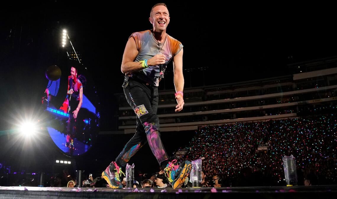 Sänger Chris Martin von Coldplay kümmert sich um die Halbzeitshow beim WM-Endspiel nahe New York am 19. Juli. (Archivbild)