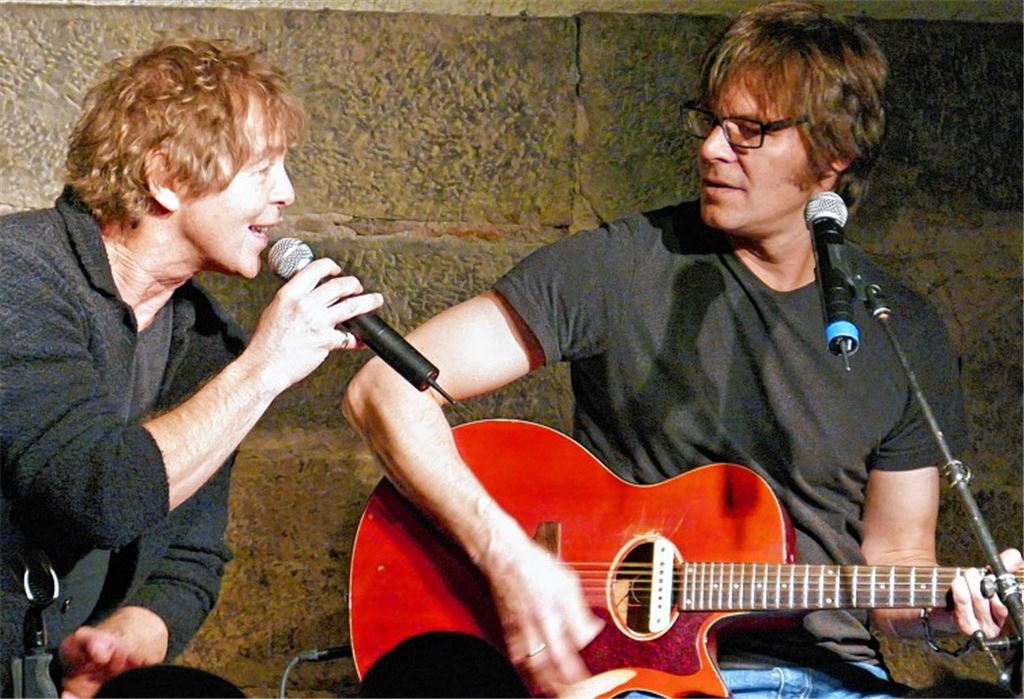 Neue Titel bestehen die Feuerprobe