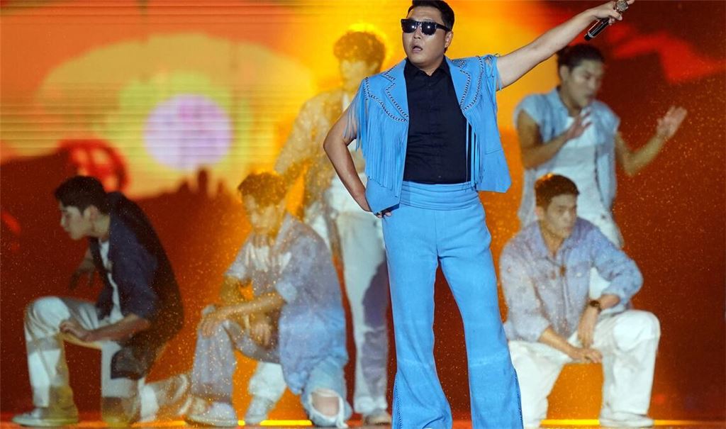 Sänger Psy wird in Korea verdächtig, gegen das Medizinrecht verstoßen zu haben. (Hier bei einem Auftritt 2022)