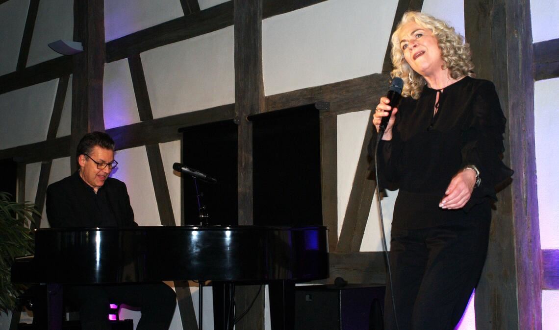 Sängerin Beate Ling und Pianist Michael Schlierf. Foto: Filitz