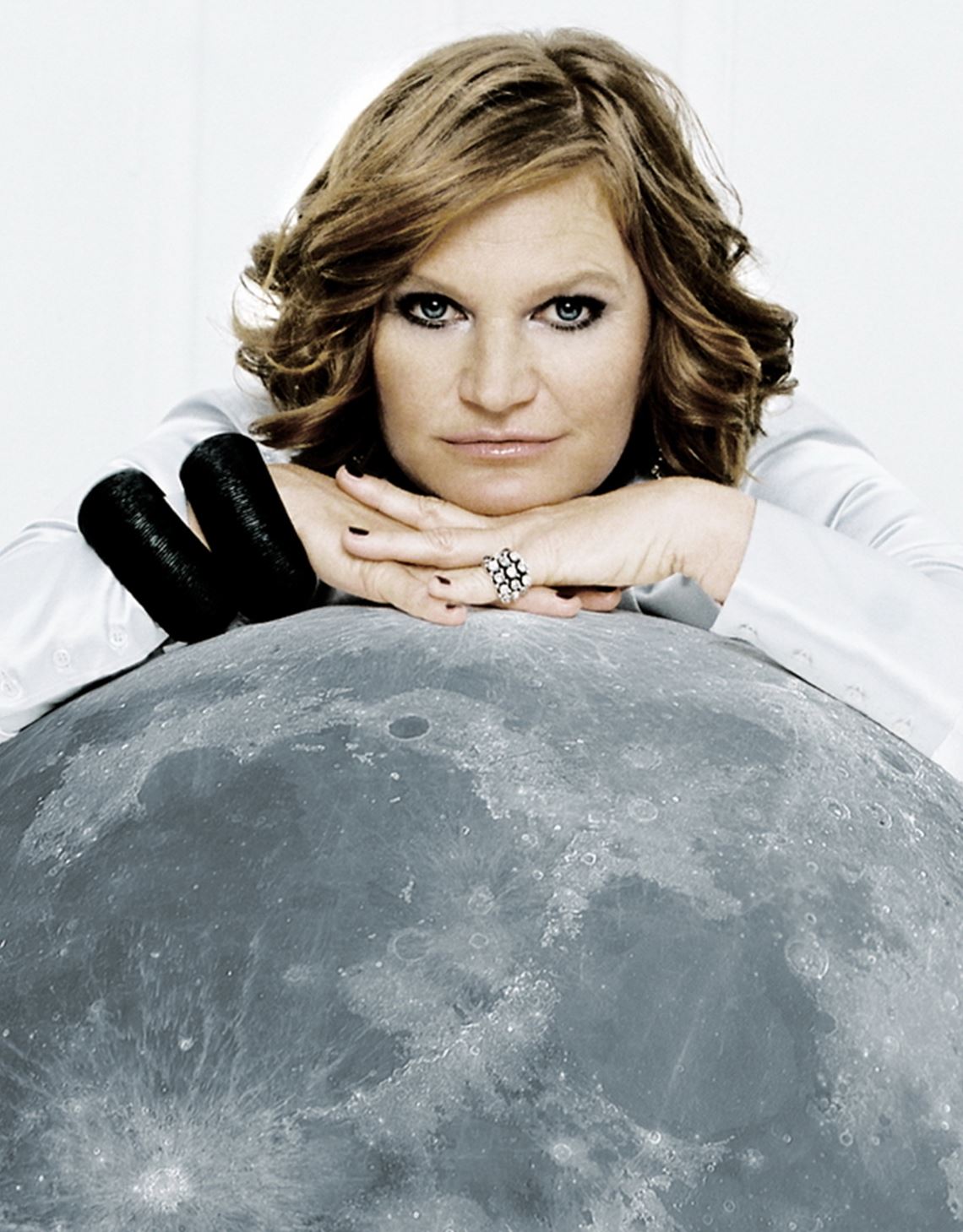 Eine musikalische Reise zum Mond mit Pe Werner Sängerin Pe Werner. Foto: © Sven Sindt