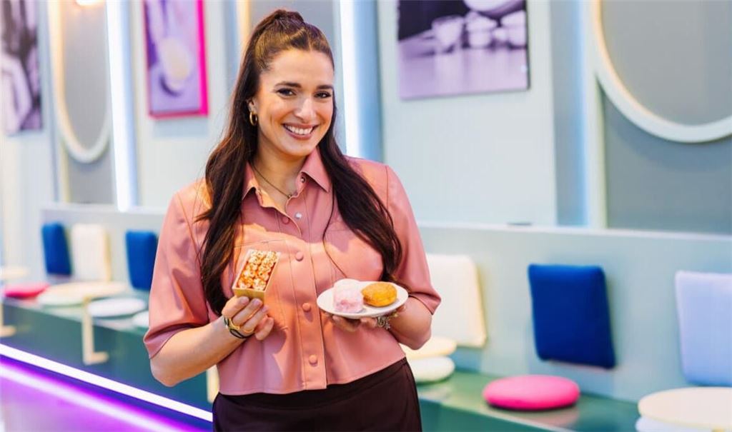 Sally Özcan steht in ihrem Café im Europa-Park.