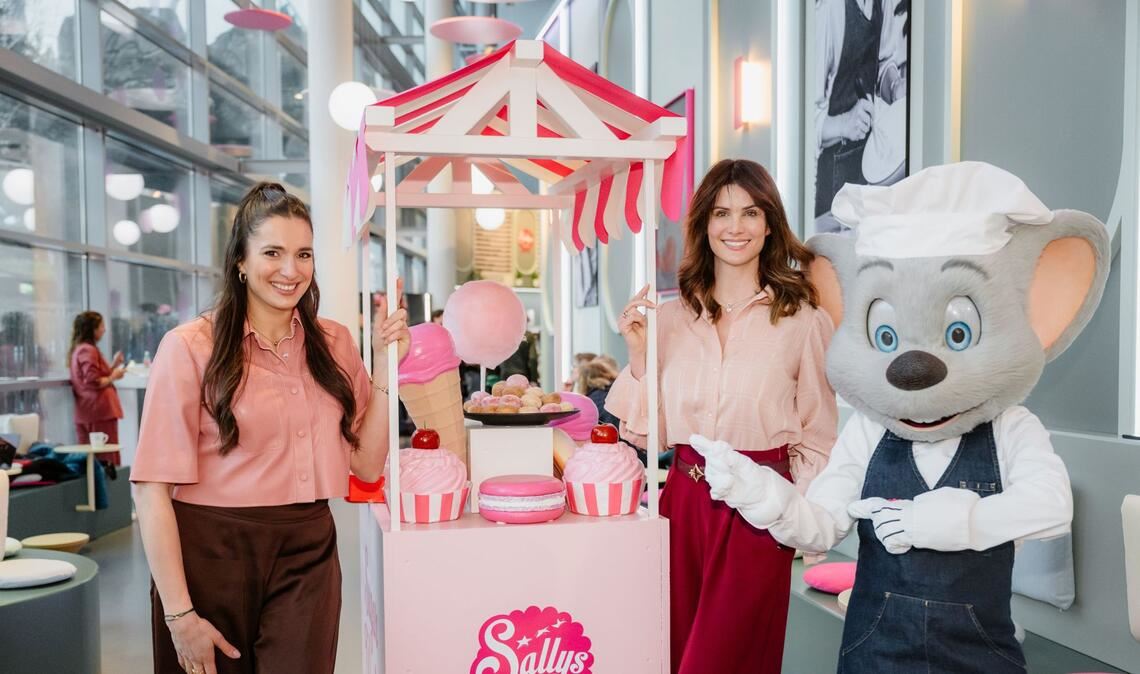 Sallys Café von Food-Influencerin Sally Özcan hat nun im Europa-Park in Rust eröffnet. Miriam Mack freut sich über den Neuzugang.