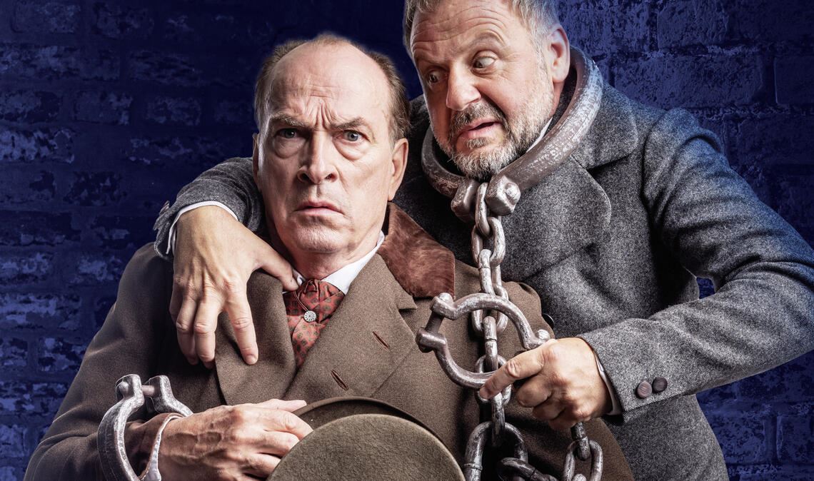 Samuel Finzi (re.) und Herbert Knaup. Foto: Stefan Nimmesgern