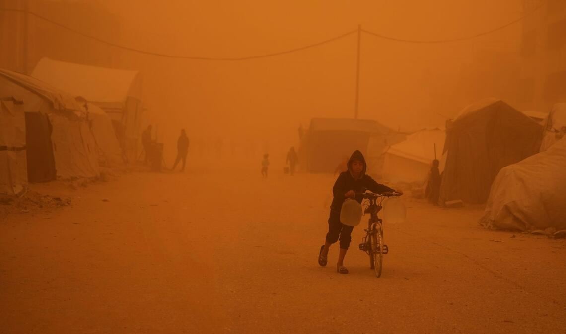 Sandstürme kommen in der Region nicht selten vor, aber dieses Mal ist der Sturm besonders stark.