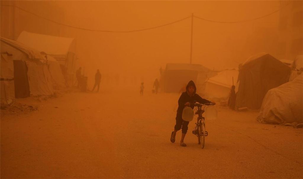 Sandstürme kommen in der Region nicht selten vor, aber dieses Mal ist der Sturm besonders stark.