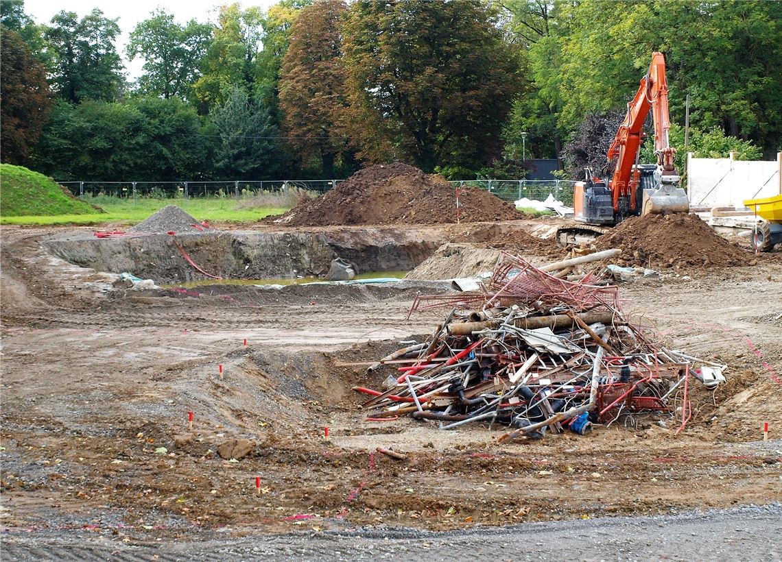 Sanierung des Knittlinger Freibads hat eine kurze Pause eingelegt. Das verantwortliche Architekturbüro hofft, dass sich die weiteren Arbeiten nicht zu stark verzögern. Foto: Filitz