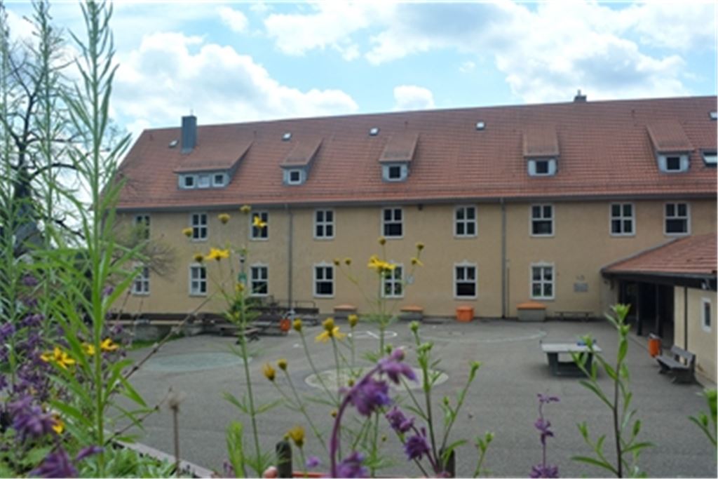 Sanierungsbedürftig: die Wendler-Grundschule in Lomersheim. Foto: Stahlfeld
