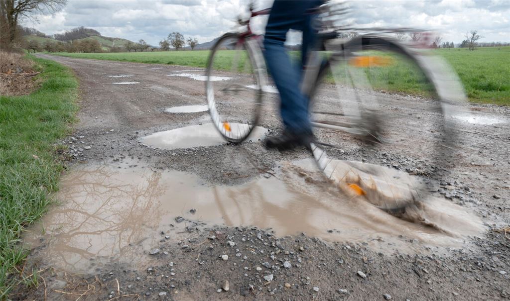 Sanierungsbedürftig ist der Radweg Diebsbusch auf jeden Fall. Baustart wird wohl aber frühestens 2025 sein. Foto: Archiv