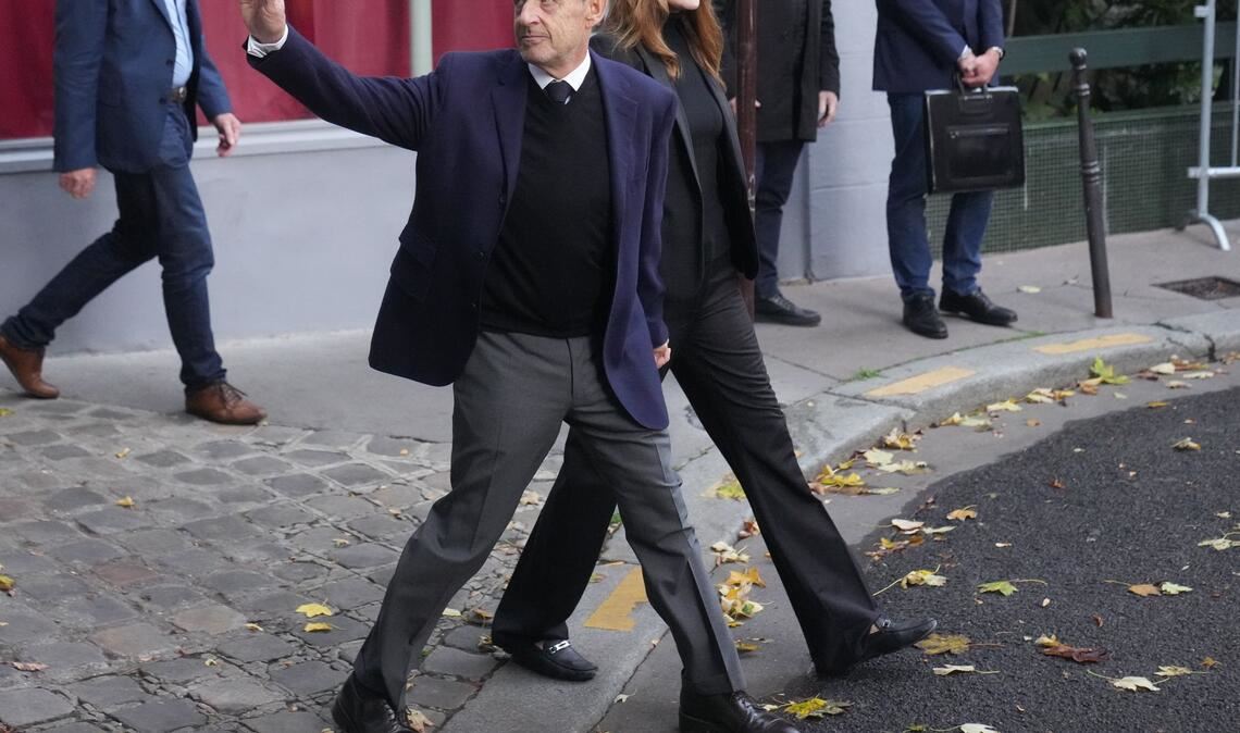 Sarkozy tritt seine Haft an.