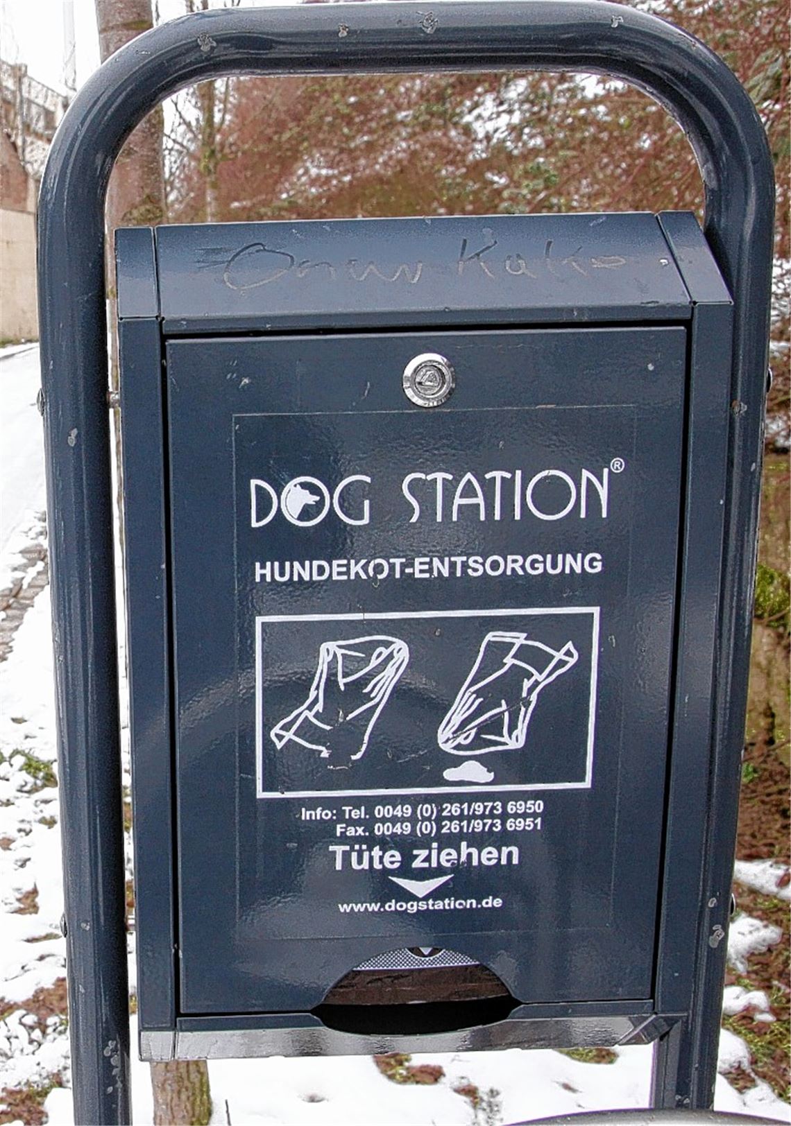 Saubere Sache: spezielle Stationen zur Entsorgung von Hundehaufen. Archivfoto: Sadler