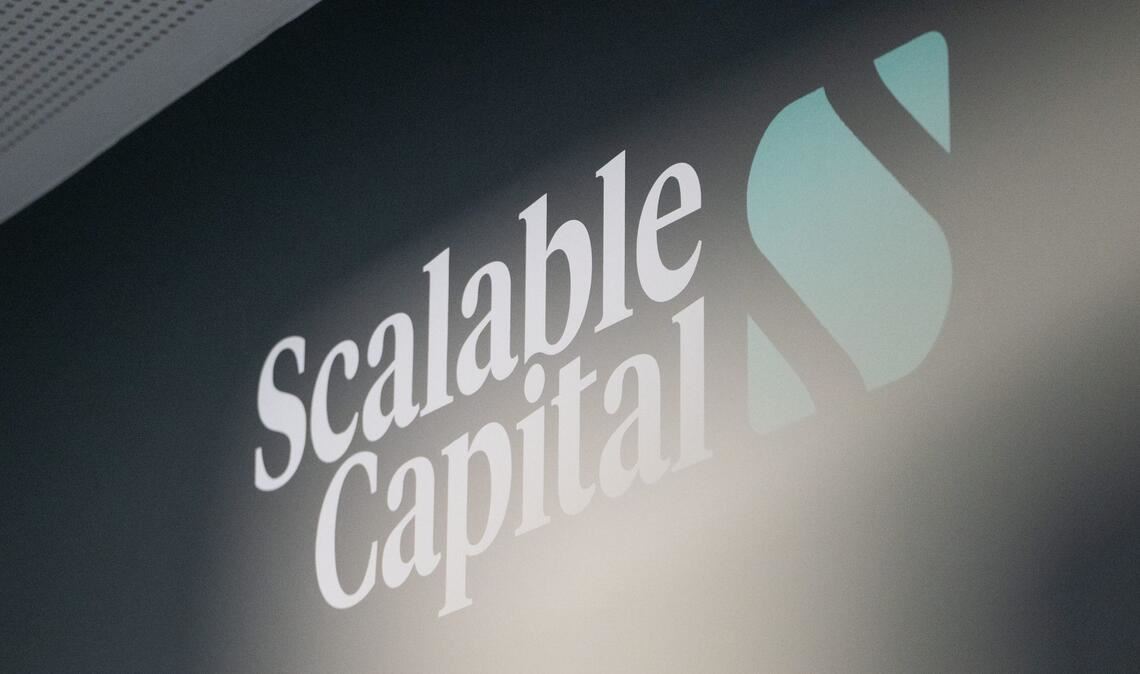 Scalable Capital hob zuletzt die Zinsen an und zog damit am Rivalen Trade Republic vorbei. (Symbolfoto)