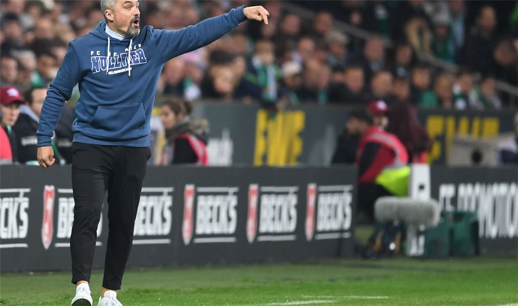 Schalke-Trainer Thomas Reis sah eine gute Leistung einer Mannschaft.