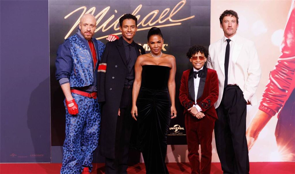 Schauspieler KeiLyn Durrel Jones, Schauspieler Jaafar Jackson, Schauspielerin Nia Long, Schauspieler Juliano Valdi und Schauspieler Miles Teller  vor der Premiere des Films „Michael“ - Biopic über Michael Jackson (Archiv).