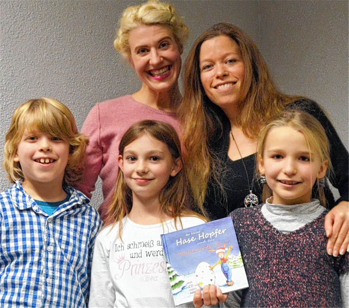 Osterhase bemalt Weihnachtsei