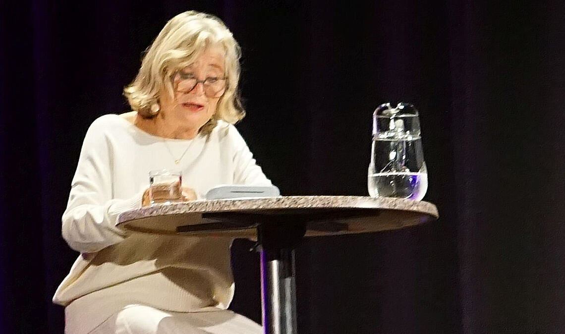 Schauspielerin Jutta Speidel beeindruckt ihr Publikum im Uhlandbau auch als Buchautorin. Foto: Bastian