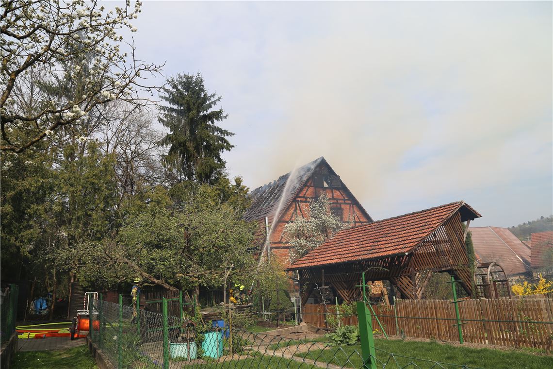 Scheunenbrand in Mühlhausen (Foto: Recken)