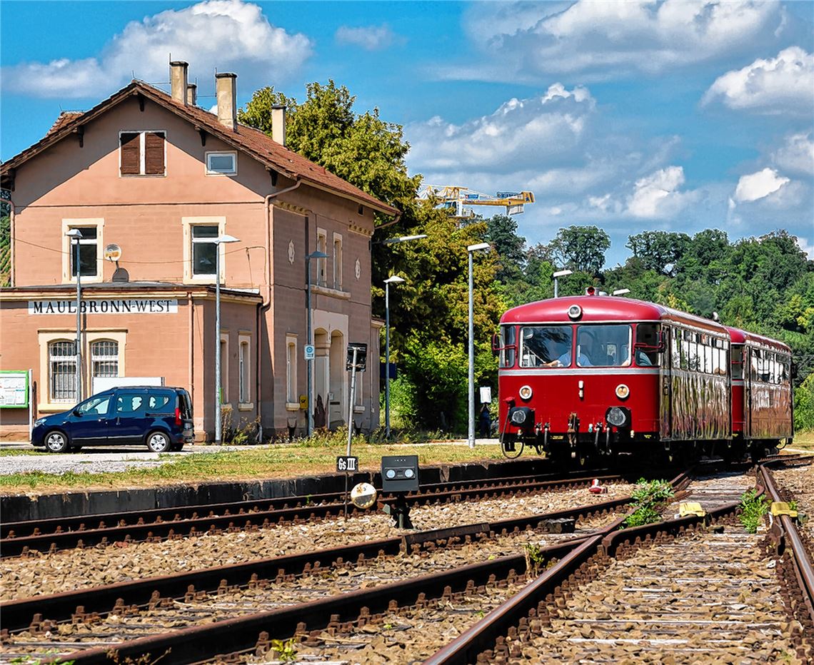 Schienenbus in Maulbronn-West.privat