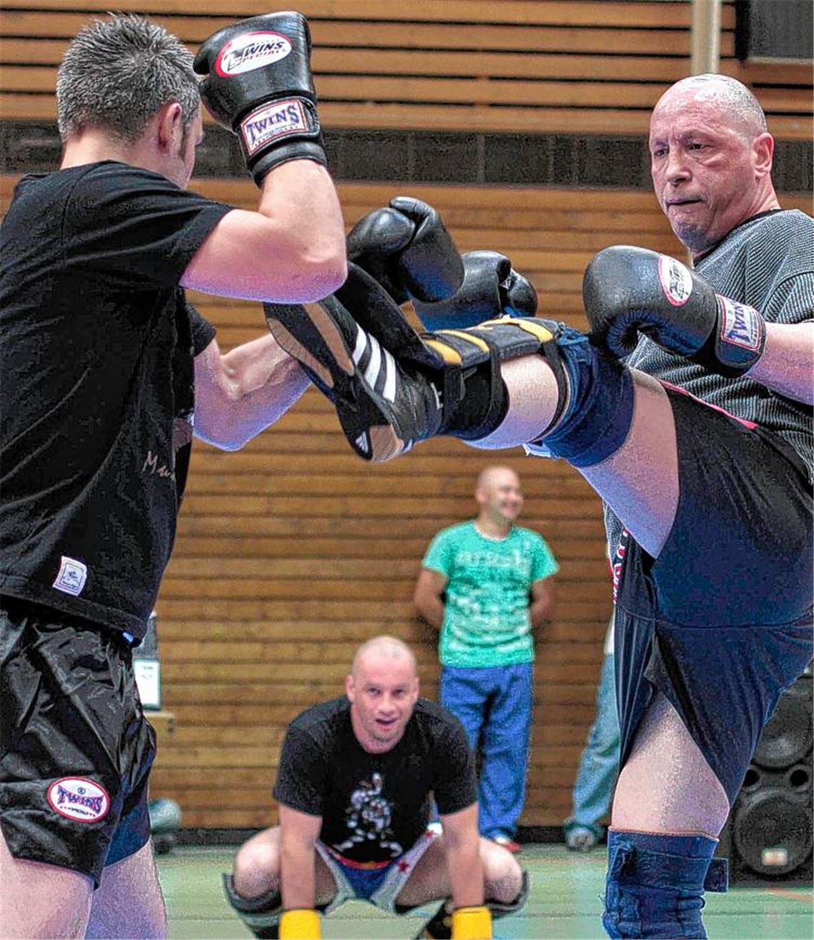 Schlagfertig: Uwe Hück (re.) ist nicht nur Betriebsratschef bei Porsche, er war auch zweimal Europameister im Thaiboxen. Foto: Tilo Keller
