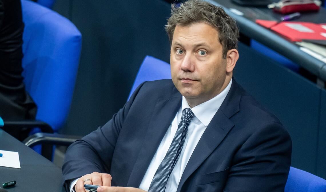 Schlechte Nachrichten für Bundesfinanzminister Lars Klingbeil.