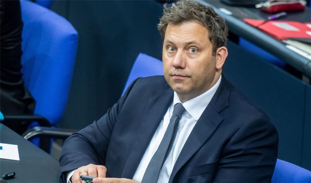 Schlechte Nachrichten für Bundesfinanzminister Lars Klingbeil.
