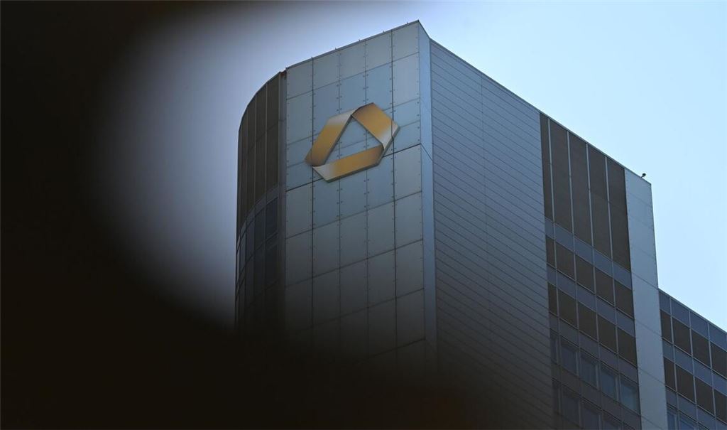 Schluckt die Unicredit die Commerzbank? (Archivbild)