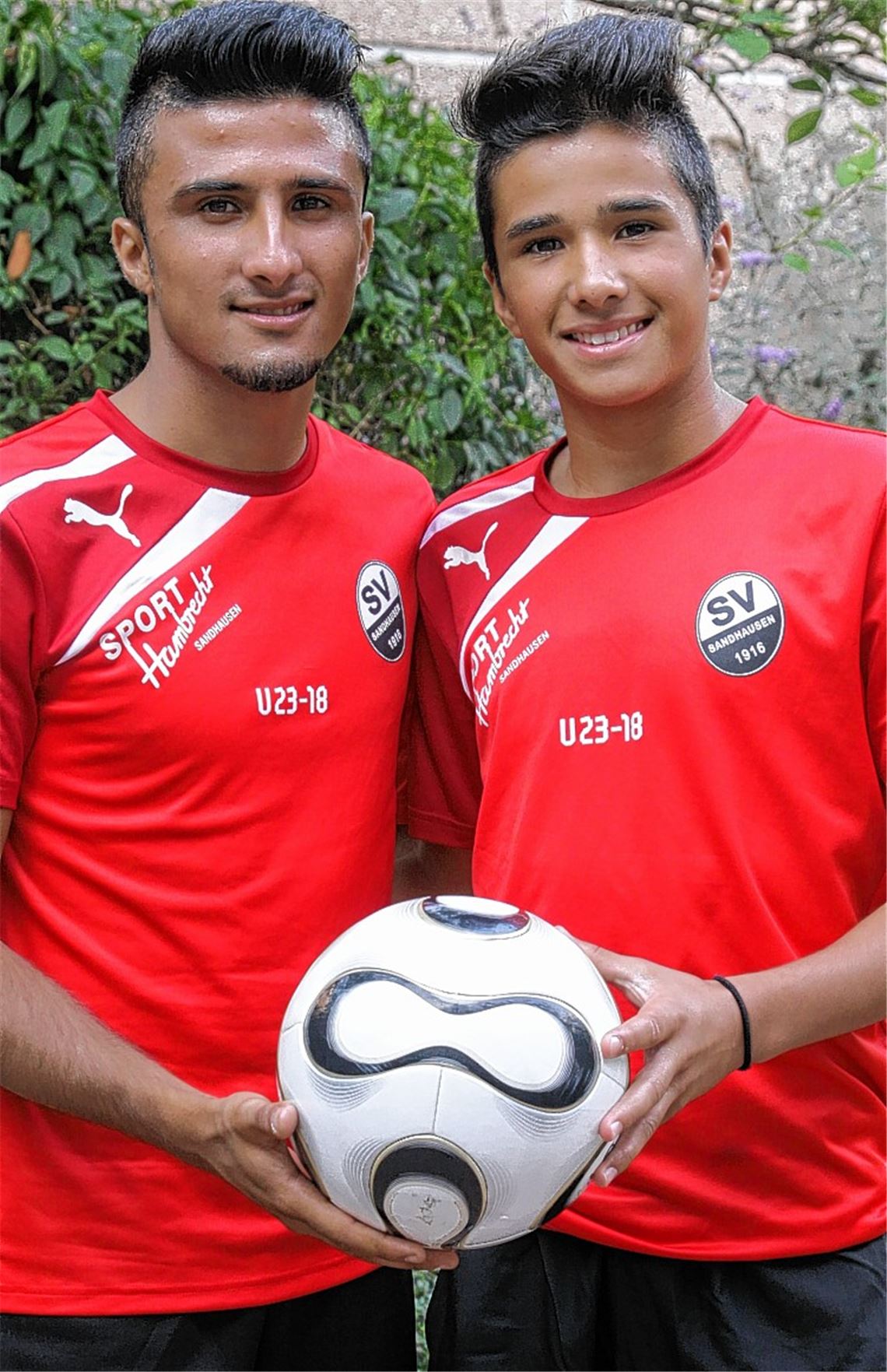 Schnell, dribbelstark und torgefährlich: Die Brüder Ugur (li.) und Tunahan Bozkaya aus Mühlacker wollen beim SV Sandhausen den Sprung in den Profi-Fußball schaffen. Foto: Eigner
