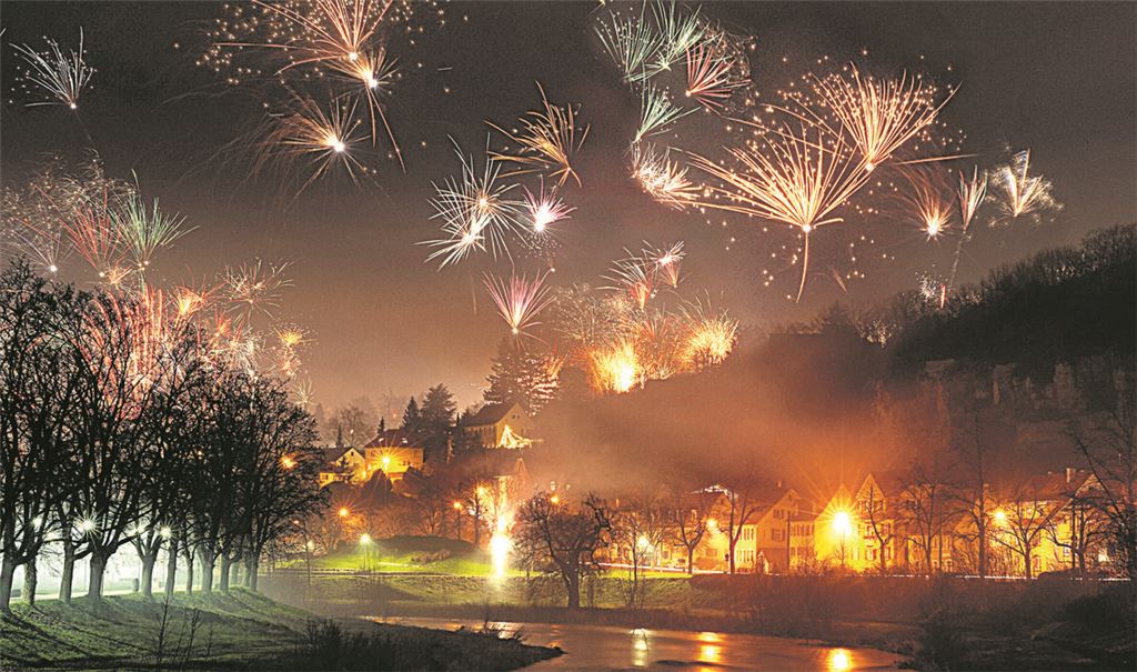 Schöne Sache oder sinnlose Umweltverschmutzung? Das Silvesterfeuerwerk, hier eine Archivaufnahme aus Mühlacker, ist nicht für jeden und jede eine Bereicherung. Foto: Fotomoment