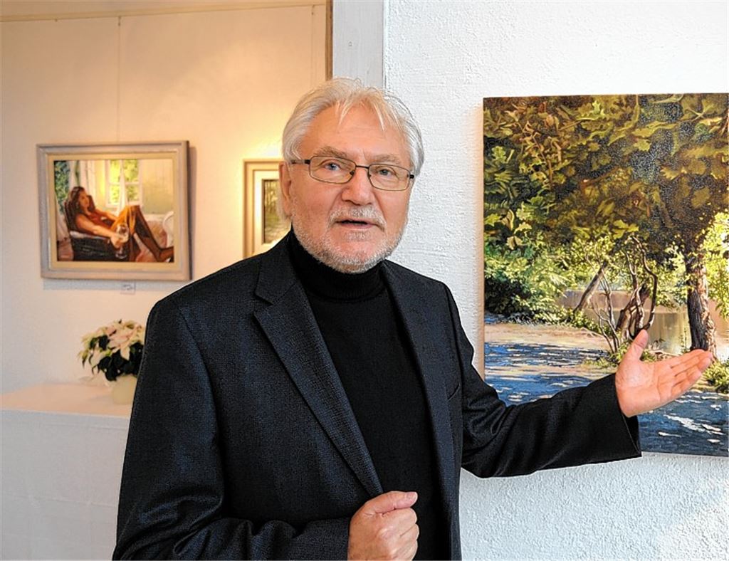 Scholtyssek vor einem seiner Werke, die in Lomersheim zu sehen sind. 
