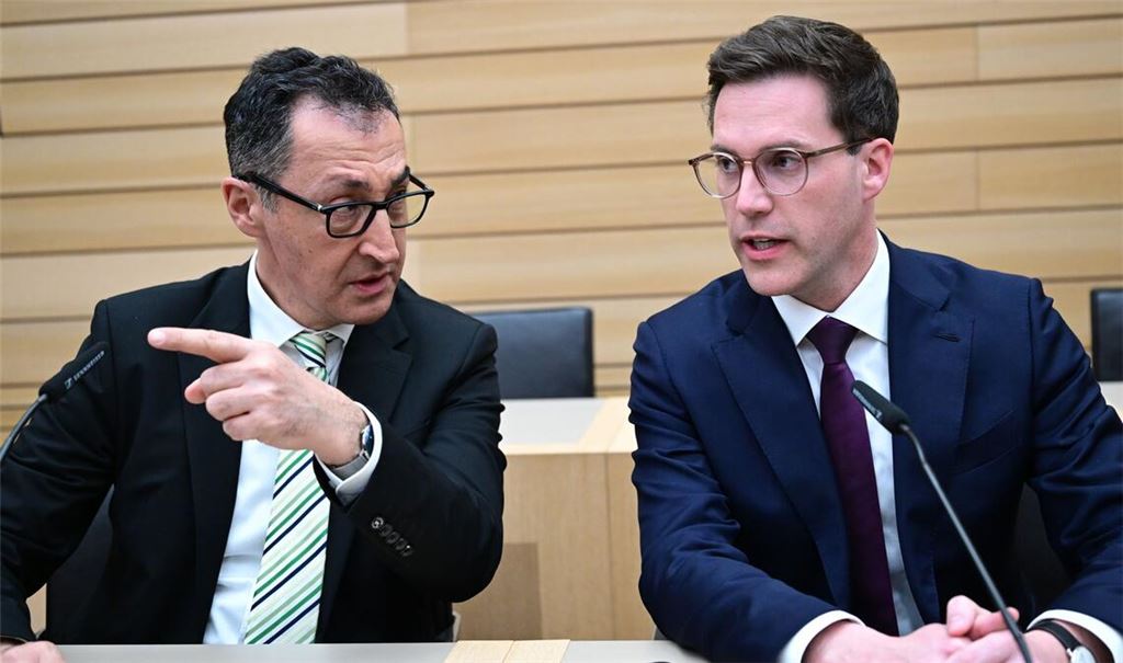 Schon am Wahlabend hatte Grünen-Wahlsieger Cem Özdemir die CDU zu einer Neuauflage der Koalition aufgerufen. (Archivbild)