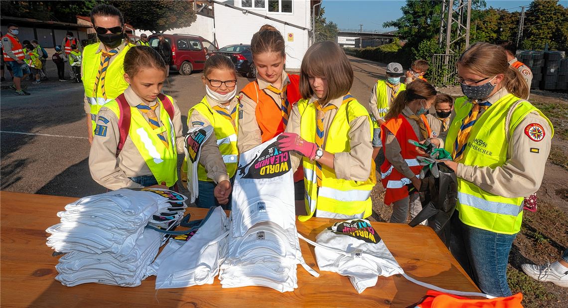 Schon einen Tag früher als der Großteil der Aktiven haben die Royal-Rangers-Pfadfinder Müll gesammelt.Fotomoment
