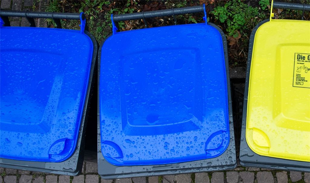 Schon wieder Probleme bei der Umstellung des Abfallsystems: Hausnummern mit Schrägstrich fallen im Enzkreis beim Glasabfall durchs Raster. Foto: Fotomoment