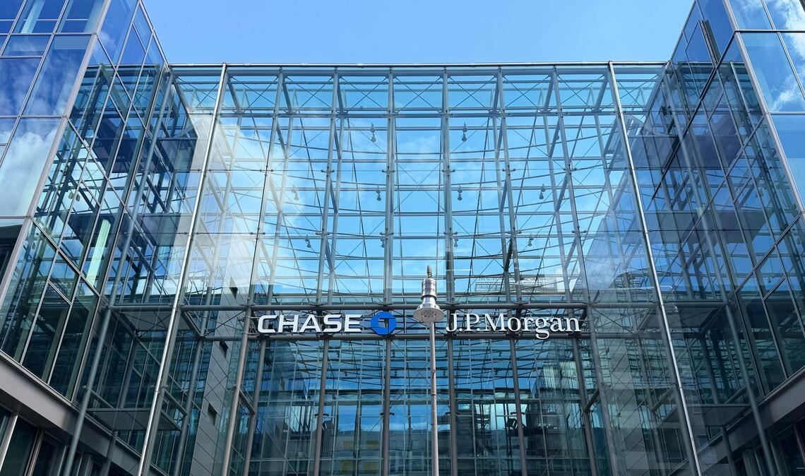 Schrittweise will Chase ihr App-basiertes Angebot für Privatkunden in Deutschland ausbauen und "zu einer führenden digitalen Hausbank" für Verbraucher werden.