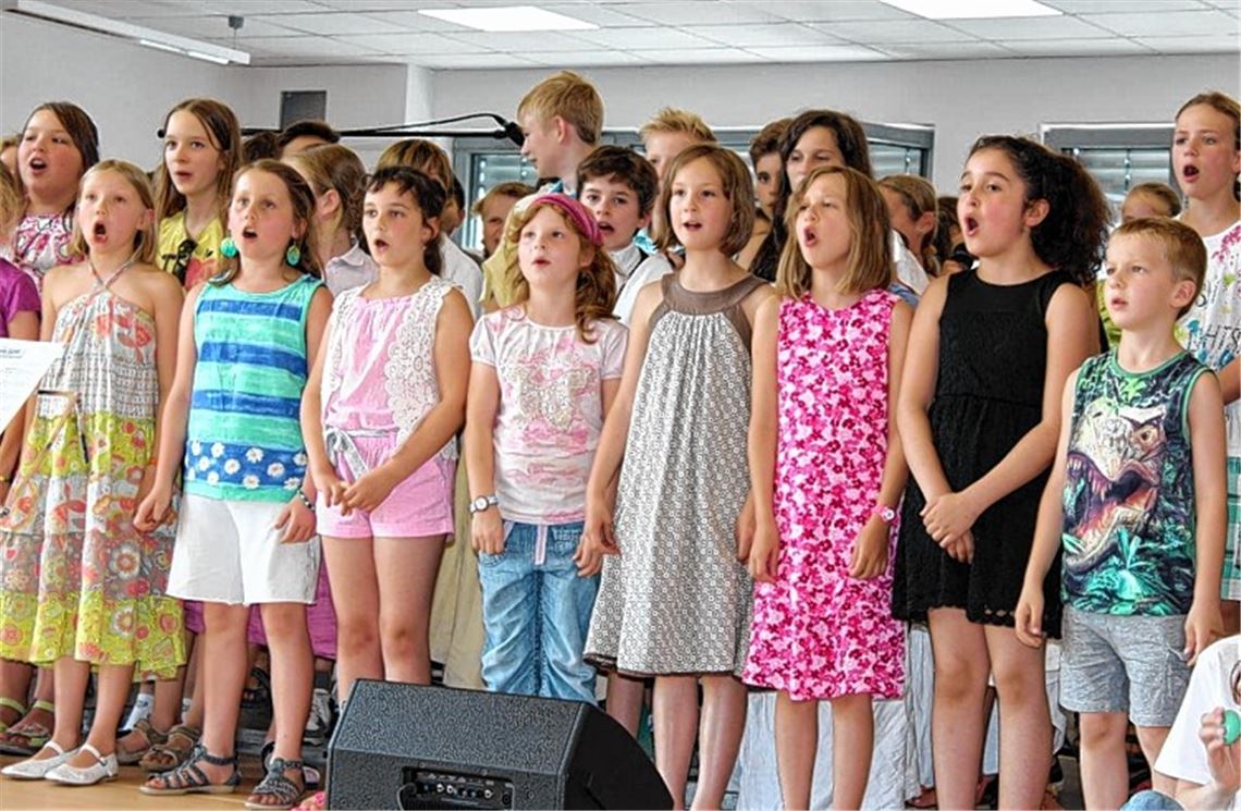 Schüler der Klassen 5 singen in ihrem Musical von der Veränderung des Zachäus.