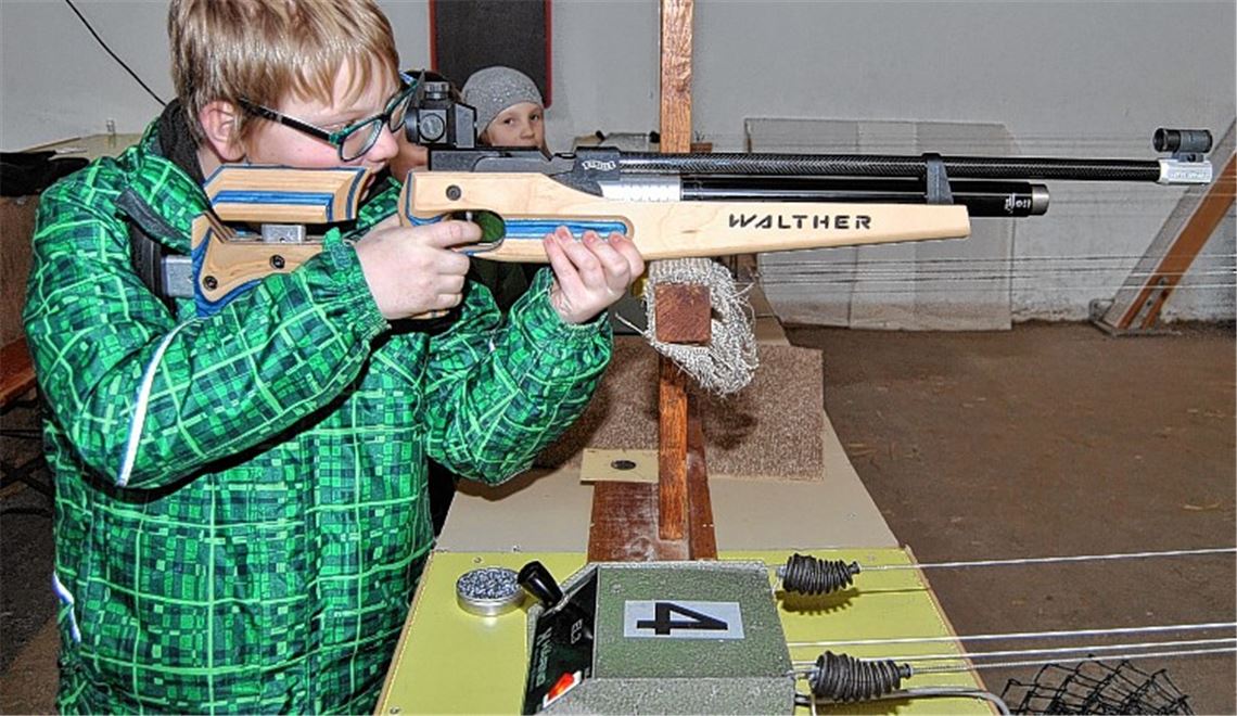 Schützen kämpfen um Königsketten Schützen kämpfen um Königsketten