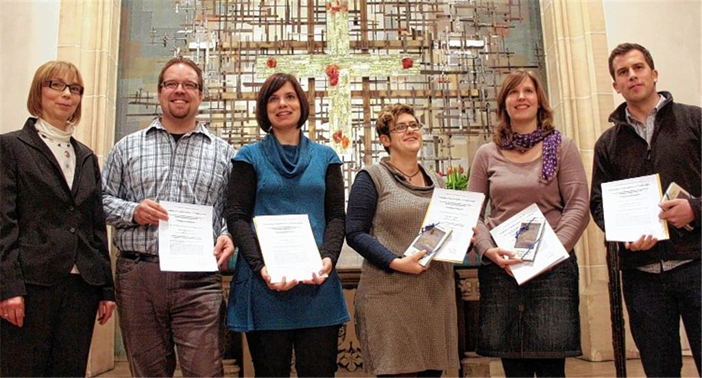 Schuldekanin Gabriele Karle mit Jörg Schofer, Valerie Nasser, Rebekka Klein, Jennifer Speer und Michael Mutschler (v. li.).