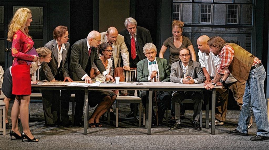 Gerichtsdrama im Uhlandbau