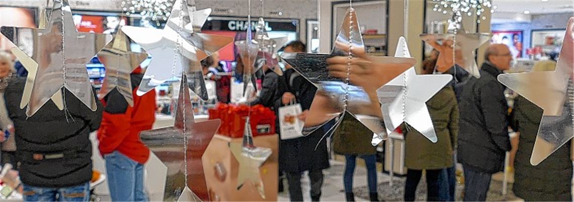 Spätes Shopping überrascht Besucher